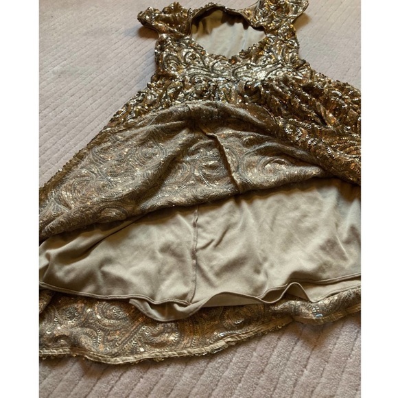 Badgley Mischka Gold Sequin dress - Picture 5 of 5